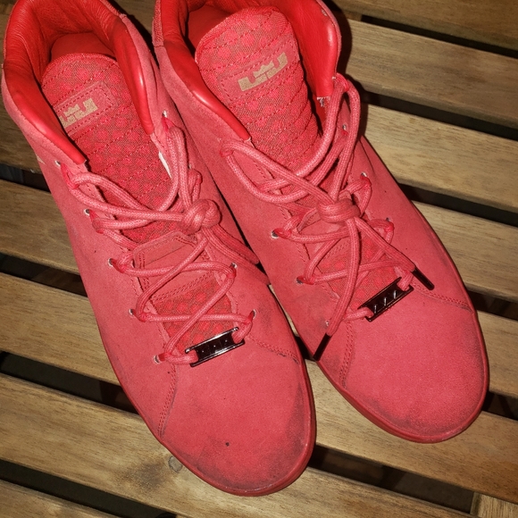 NIKE LeBron RED SUEDE Mens shoes size 11.5 - Picture 5 of 8